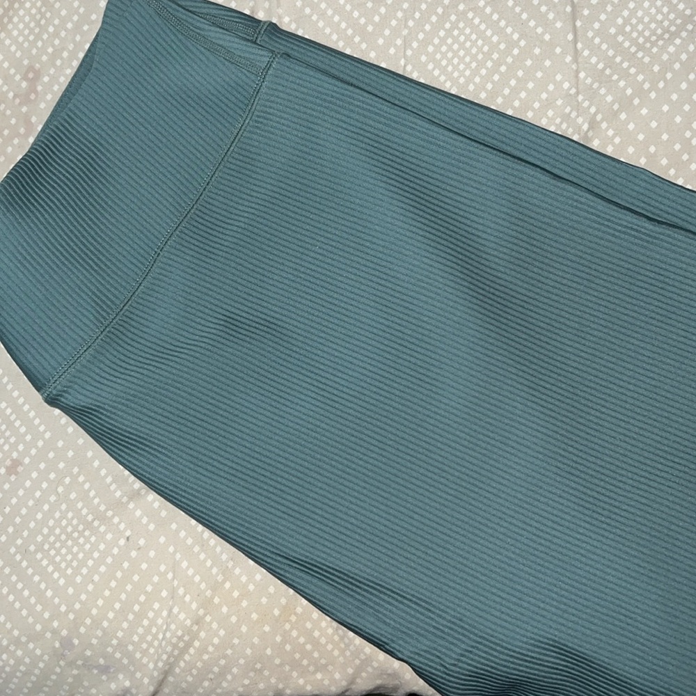 FLX High Rise Ribbed Shorts - Picture 5 of 6